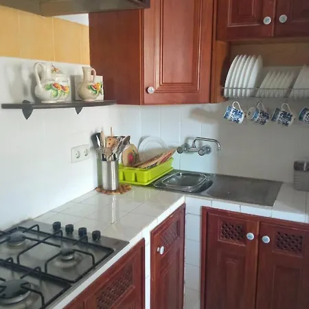 La Jacaranda 3*