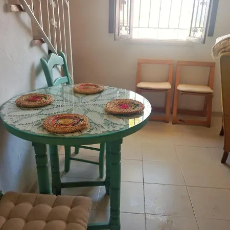 La Jacaranda 3*